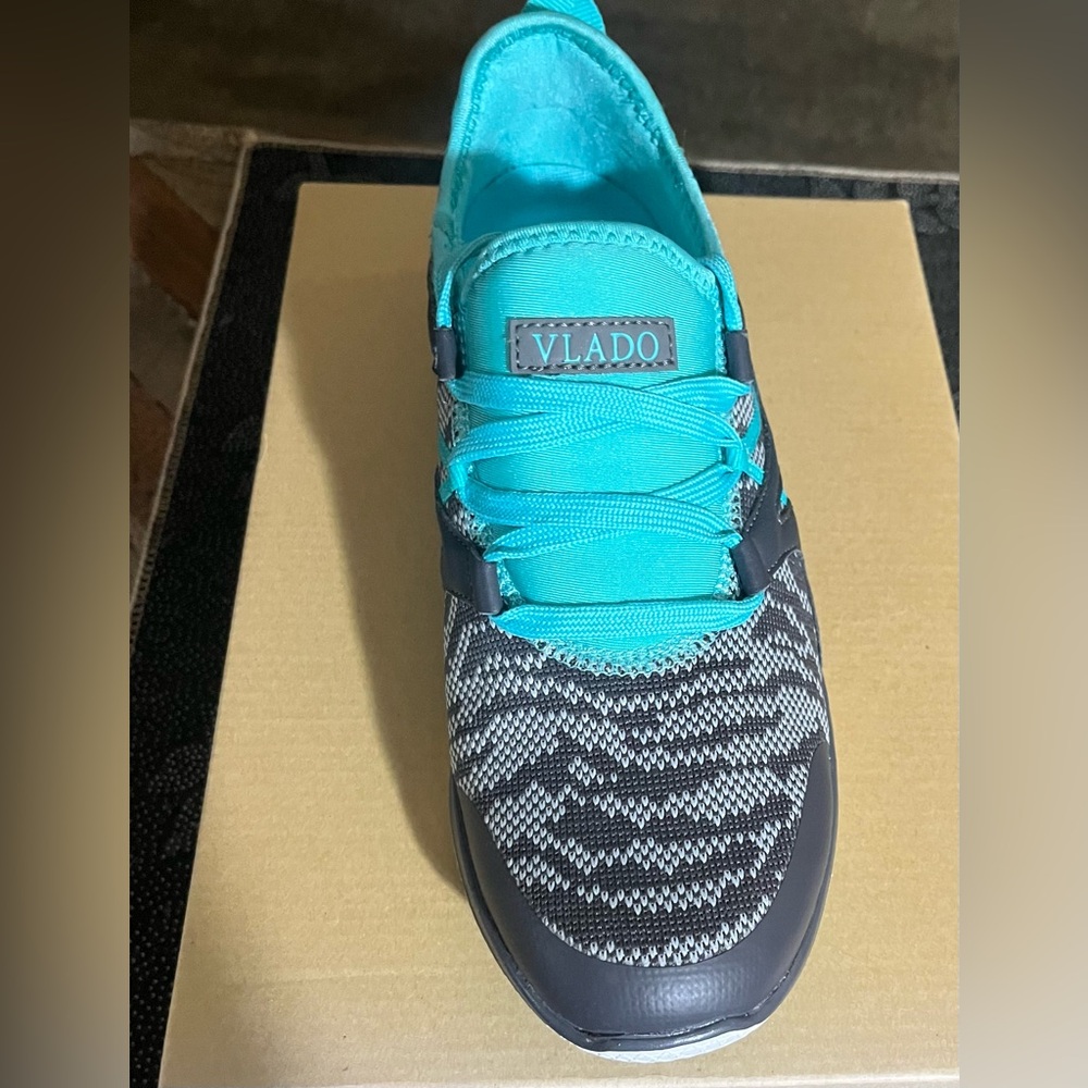 Vlado Women's Teal and Gray Sneakers